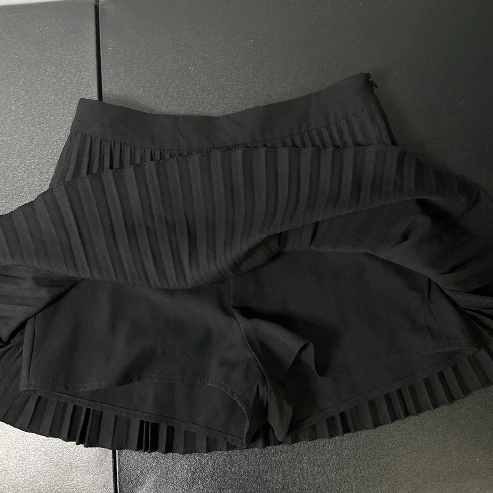 Zara Pleated Skort Women Sz S‎ Black Mini Minimalist Preppy Dark Academia